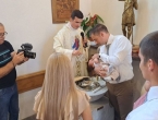 Papin gardist: don Ivan Šarić slavio mladu misu u Prisoju