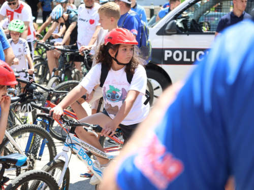 FOTO: Startala 4. Ramska biciklijada: Biciklisti krenuli u đir oko Ramskog jezera