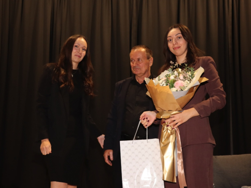FOTO: Žarko Mađar u Prozoru predstavio svoj književni prvijenac