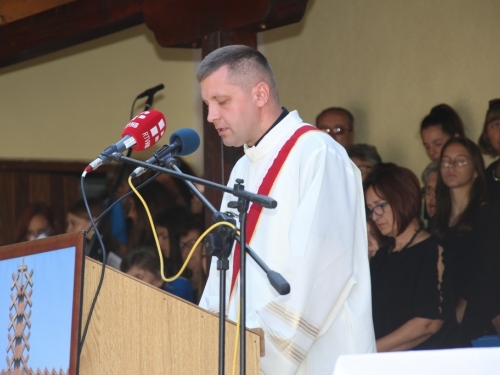 FOTO: Obilježena 28. obljetnica stradanja Hrvata na Uzdolu