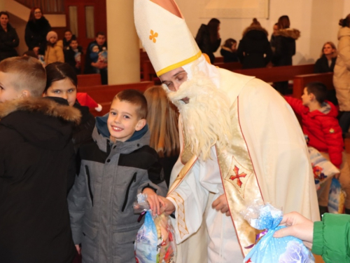 FOTO: Sv. Nikola posjetio župu Prozor