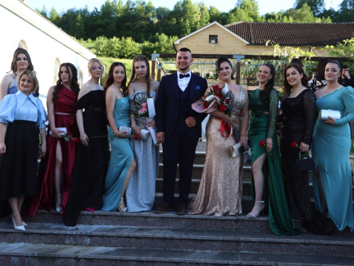 FOTO/VIDEO: Matura 2024. - Defile mladosti na ulicama Prozora