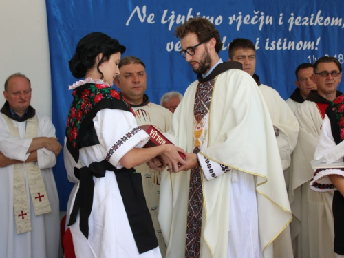 FOTO: Mlada misa fra Franje Barabana u Rumbocima