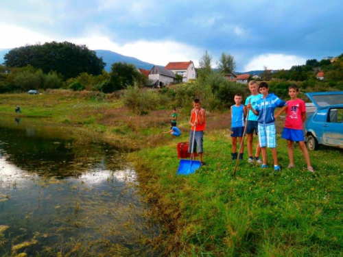 Nesavjesni ribolovci ostavljaju hrpe smeća na obalama Ramskog jezera!