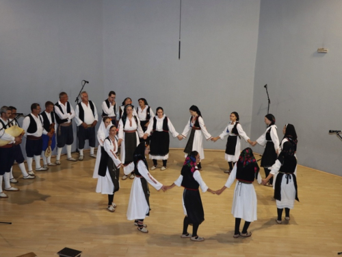 FOTO/VIDEO: 2. večer folklora u Prozoru - ''Običaje svoje zaboravit neću''