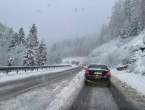 Zbog snijega obustavljen promet za teretna vozila na putu Bugojno - Kupres