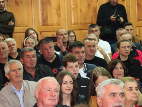 FOTO: Roman Leljak održao predavanje na Šćitu