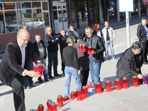 FOTO: Povodom Svih svetih u Prozoru zapaljene svijeće za poginule i preminule branitelje