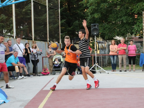 FOTO: Ekipa ''ALF Market'' osvojila Streetball za juniore