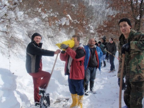 Foto: Još jedna uspješna akcija u MZ Gračac, s vlastitim snagama i složnim ljudima sve se može
