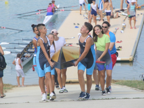 FOTO: Na Ramskom jezeru održana veslačka regata