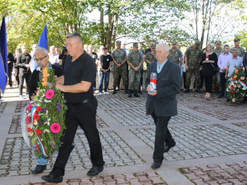 FOTO: Na Uzdolu obilježena 24. obljetnica stravičnog pokolja nad Hrvatima