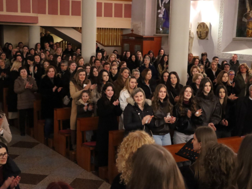 Veličanstvena završnica u Rami: ''Čuvarice'' koncertom u Prozoru zaključile korizmenu turneju