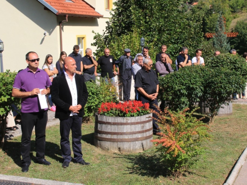 FOTO/VIDEO: Na Uzdolu obilježena 22. obljetnica stravičnog pokolja nad Hrvatima