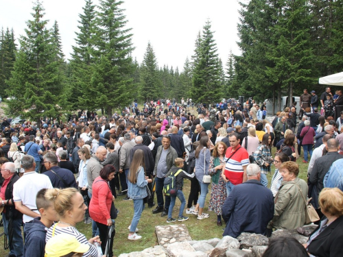 FOTO/VIDEO: Tisuće vjernika na Kedžari proslavilo Divin dan