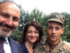 Sin armenskog premijera ide u rat: Majka ga ispratila uz ove riječi
