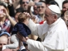 Papa: U kućama sve više predmeta i životinja, sve manje djece