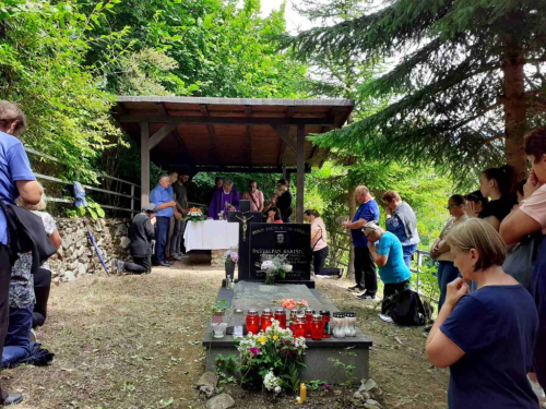 FOTO: 23. hodočašće na grob svećenika-mučenika fra Stjepana Barišića u župi Uzdol