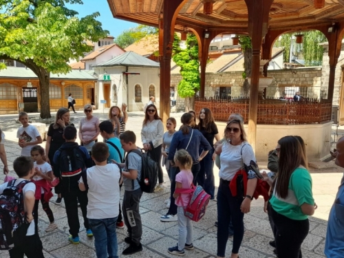 FOTO: Učenici i djelatnici OŠ Veselka Tenžere Uzdol izletom obilježili Dan škole