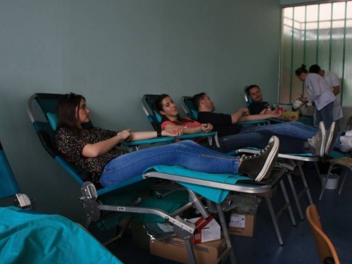 FOTO: U Srednjoj školi Prozor održana akcija darivanja krvi