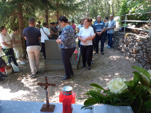 FOTO: Hodočašće na grob svećenika - mučenika fra Stjepana Barišića u župi Uzdol