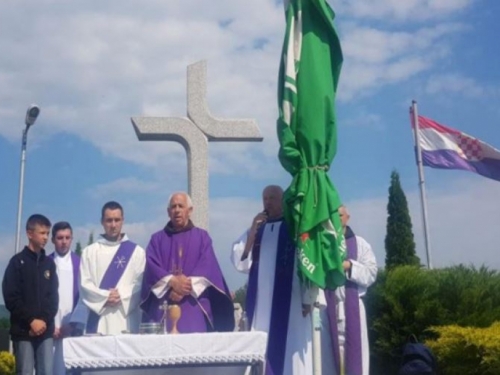 Svetim misama obilježeno 28 godina od zločina nad Hrvatima