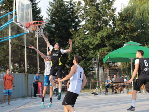 FOTO: Druga večer Streetball turnira u Prozoru