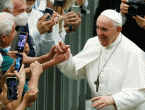 Papa Franjo apelirao na sve ljude da prime cjepivo