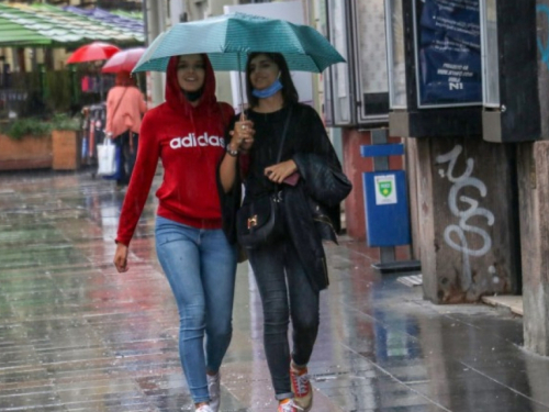 U BiH sutra oblačno s kišom, pljuskovima i grmljavinom