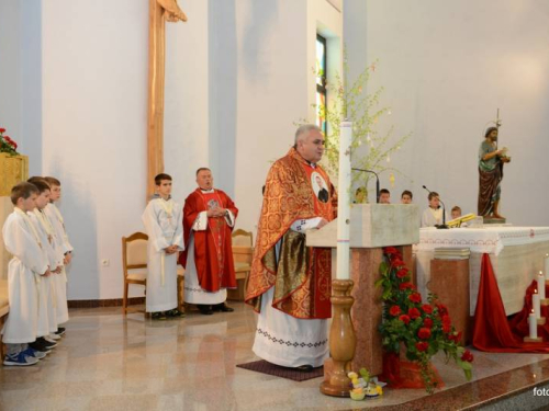 FOTO: Krizma u župi Uzdol