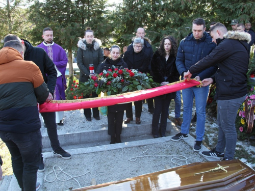 FOTO: Pokopan Marinko Zelenika, stotine ljudi na ispraćaju