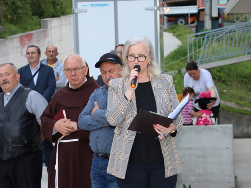 FOTO: Na Ustirami svečano otkriven spomenik poginulim i nestalim braniteljima