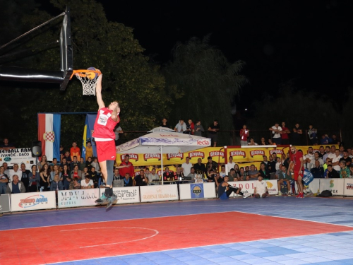 FOTO: Ekipa ''Ba.Riba'' pobjednik 20. Streetball Rama 2022.