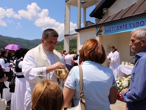 FOTO: Na Pidrišu proslavljen blagdan sv. Ante