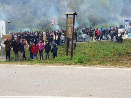 Migrant se pokušao ubiti, Hrvatska diže barikade
