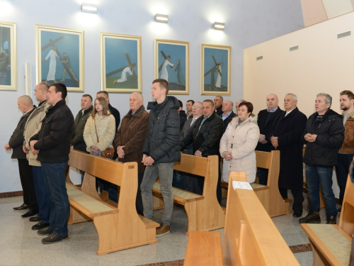 FOTO: Mons. dr. Pero Sudar blagoslovio novi križ i spomenik Stjepanu Džalti na Uzdolu