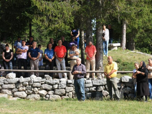 FOTO: Misa za poginule duvandžije na Vran planini