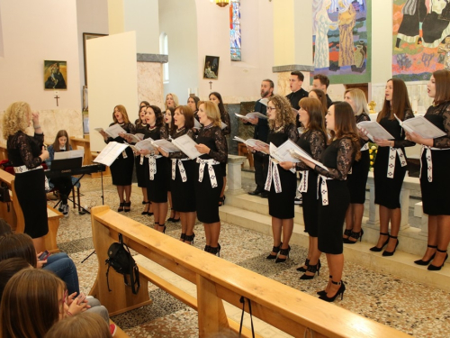 FOTO: Čuvarice održale ''Uskrsni koncert'' na Šćitu