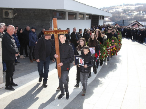 FOTO: Pokopan Marinko Zelenika, stotine ljudi na ispraćaju