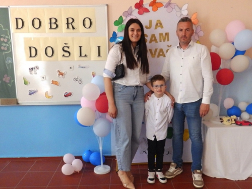 FOTO: U OŠ fra Jeronima Vladića Ripci upisano 19 prvašića