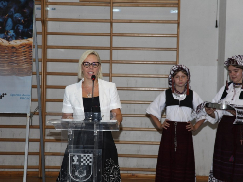 FOTO: Otvoren 16. sajam ''Dani šljive Prozor - Rama 2023.''