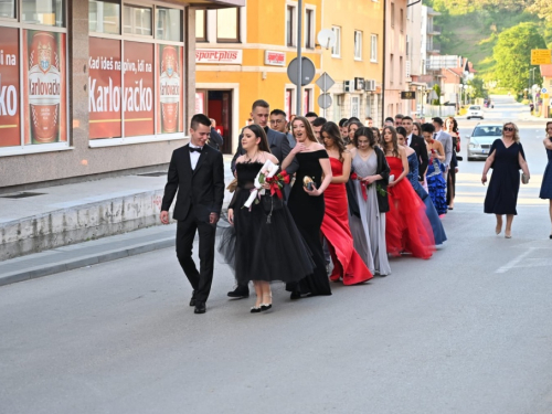 Uskoplje ispratilo 63 maturanta, među njima i 16 iz Prozora-Rame