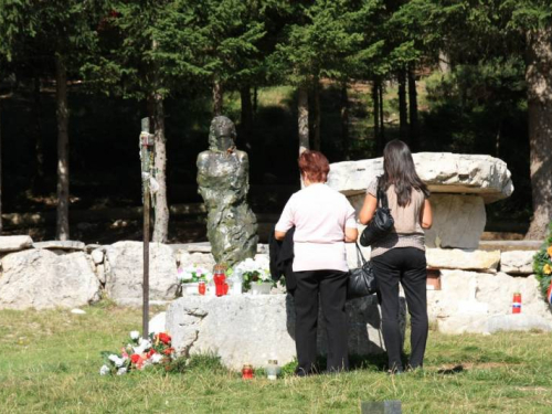 FOTO: Misa za poginule duvandžije na Vran planini