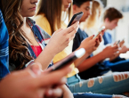 Južna Koreja zakonom zabranila mobitele u školama
