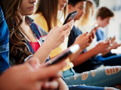 Južna Koreja zakonom zabranila mobitele u školama