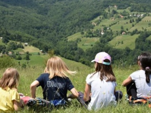 Djeca koja žive na selu puno su sretnija od svojih vršnjaka iz grada