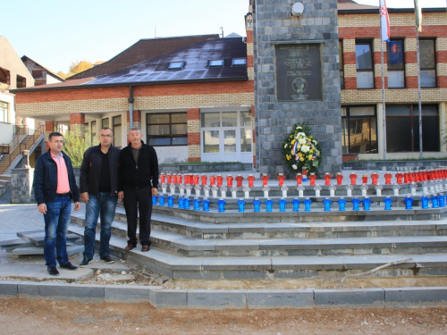 FOTO: Povodom Svih svetih u Prozoru zapaljene svijeće za poginule i preminule branitelje