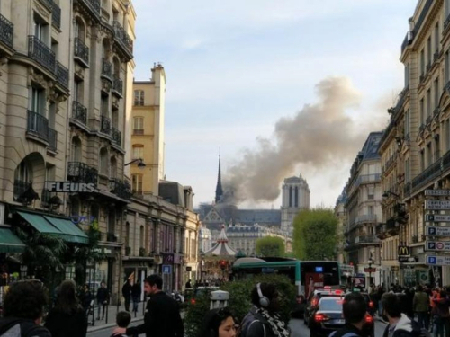 Notre Dame bez božićne službe po prvi put od Francuske revolucije