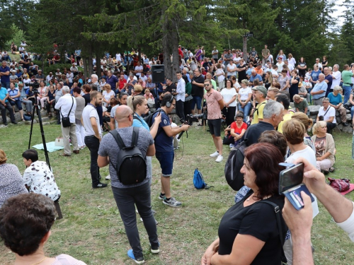 FOTO/VIDEO: Tisuće vjernika na Kedžari proslavilo Divin dan