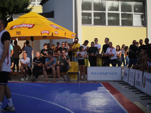 FOTO: Ekipa ''Makarska 3x3'' pobjednik 19. Streetball Rama 2021.